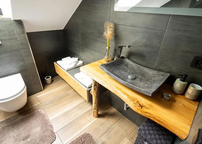 3,5-zimmer Inkl Arbeitsplatz, Wlan & Free Netflix, Amazon-free Parken Vollausgestattete Wohnung, 24h Check In Appartement